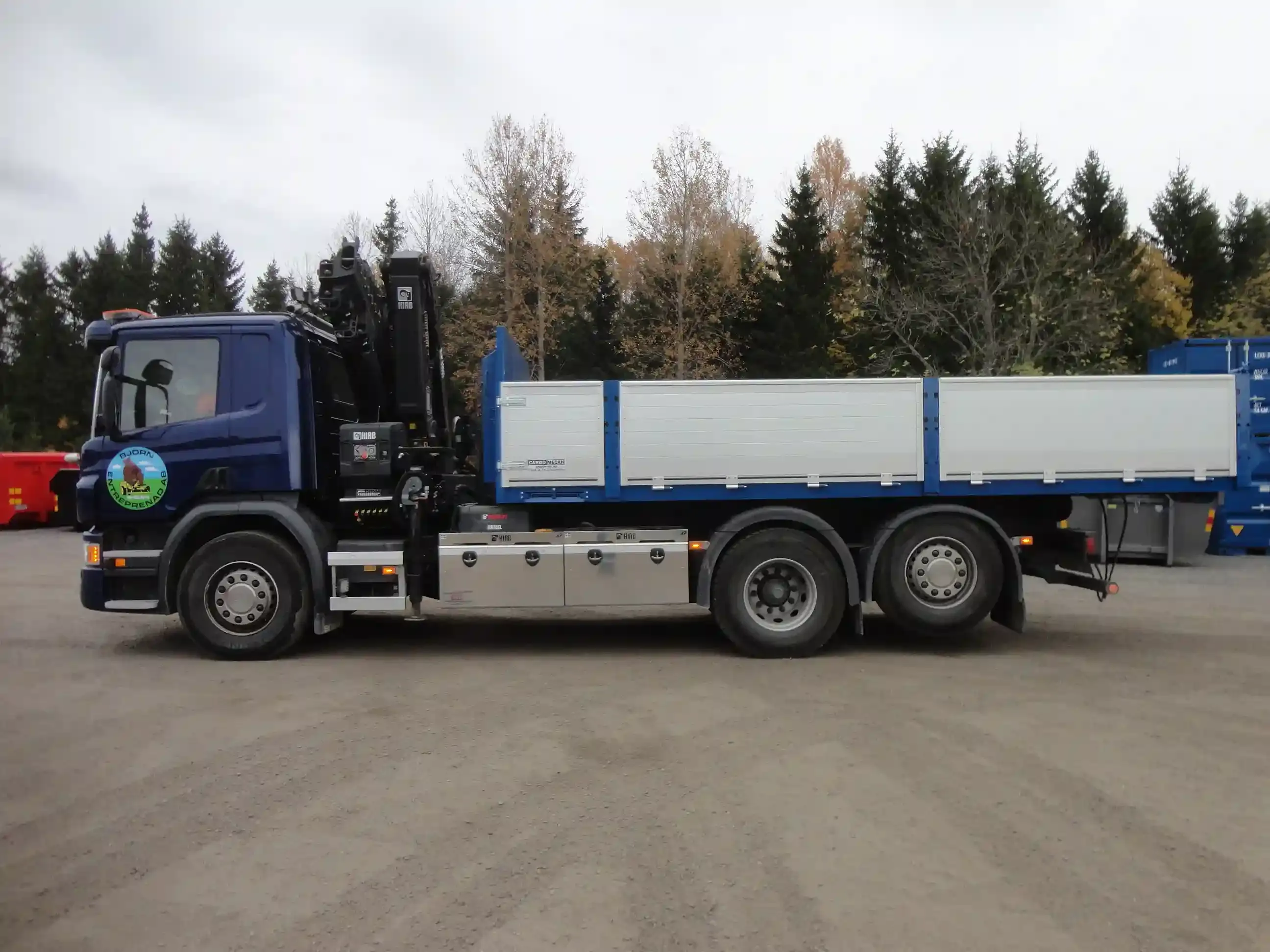 Containers och alu pa Scania 019